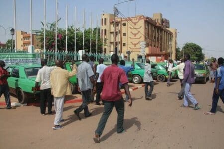 Burkina : Des taximen manifestent pour le report de la date butoir de l’interdiction du gaz butane comme carburant