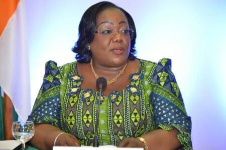 Côte d’Ivoire: le budget 2017 révisé à la baisse, passant de 6501,4 milliards à 6447,6 milliards FCFA