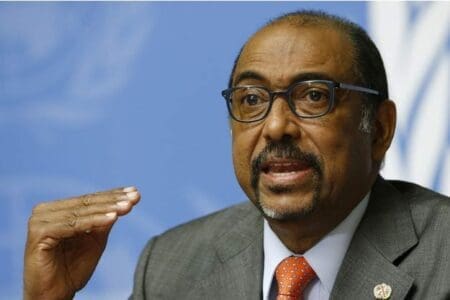 Lutte contre le Sida : « Il faut que l’Afrique produise son médicament » (Michel Sidibé)