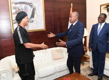 Le footballeur brésilien Ronaldinho chez le PM ivoirien Amadou Gon Coulibaly