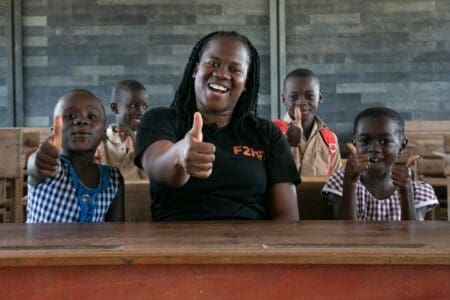 Nash, ambassadrice de l’UNICEF en tournée dans le pays