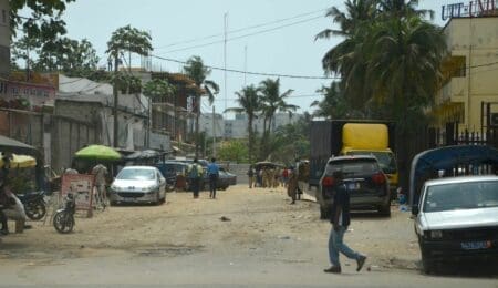 Un affrontement entre deux gangs fait un mort