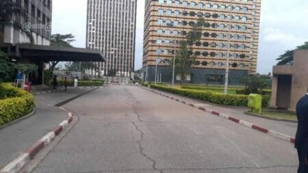 Une fausse alerte à la bombe sème la panique à Abidjan