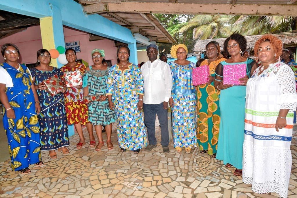 Fête  des mères-Associations: L’AFBCI  gâte 516 balayeuses !