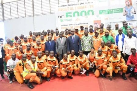 𝗙𝗢𝗥𝗠𝗔𝗧𝗜𝗢𝗡 𝗗𝗘 5 000 𝗝𝗘𝗨𝗡𝗘𝗦 𝗗𝗔𝗡𝗦 𝗟𝗘𝗦 𝗠𝗘𝗧𝗜𝗘𝗥𝗦 𝗗𝗨 𝗦𝗣𝗢𝗥𝗧:Le Ministre Paulin Claude DANHO lance officiellement le Projet