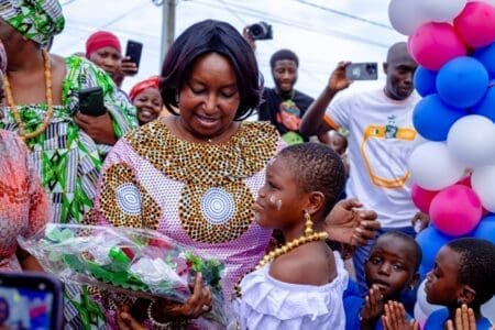 Remise de la cantine EPP  Petit Paris (Grand -Bassam):Linda Diplo honore ses engagements